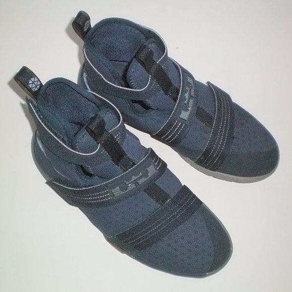 2016 Nike Lebron James Soldier 10 Basketball Shoes Size 6Y - Picture 6 of 6